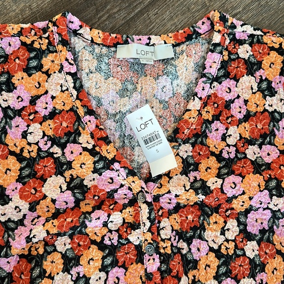 NWT Loft Floral Button-Down Top - Picture 6 of 11